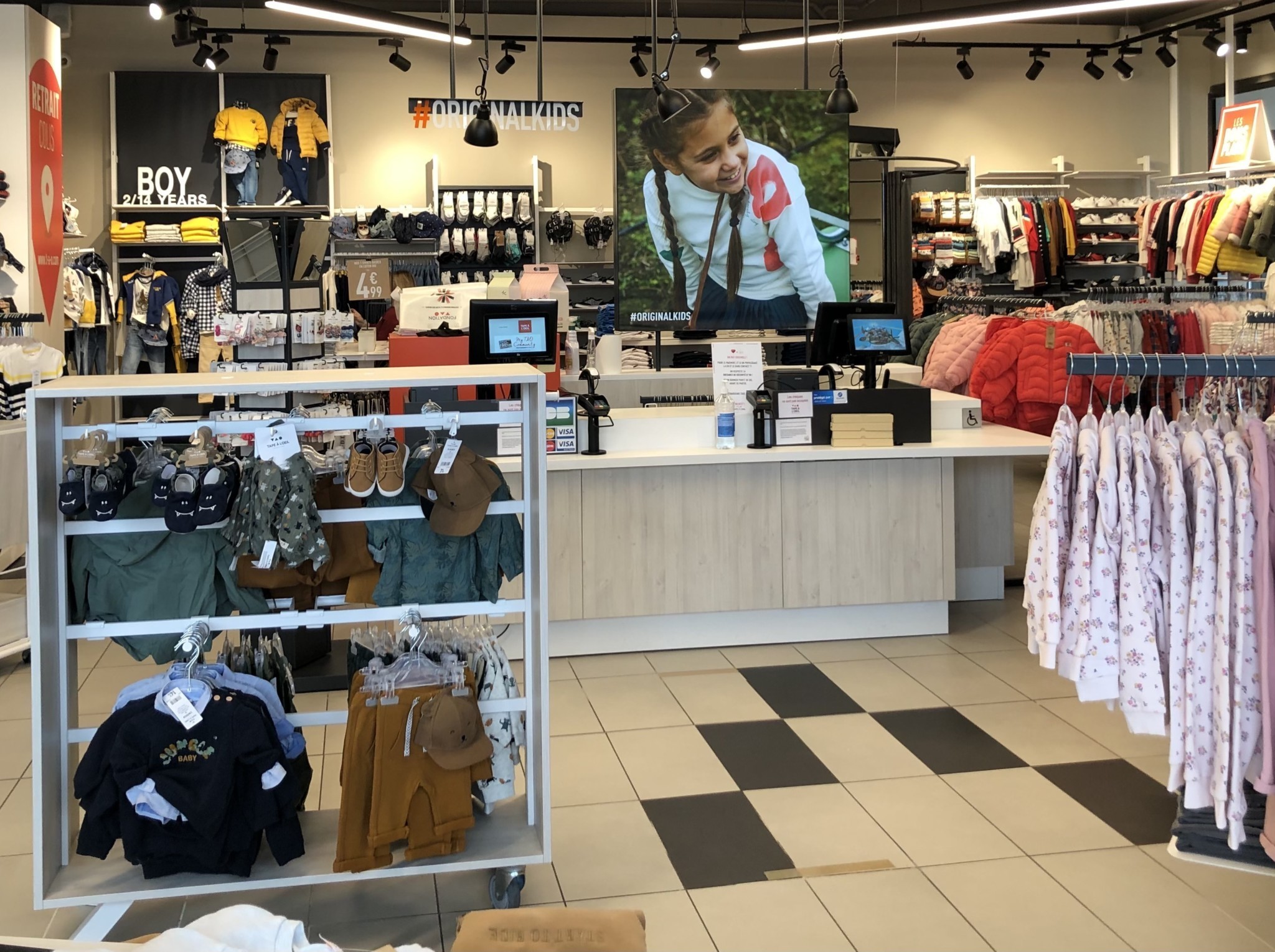 Tape à l'oeil Centre Commercial Carrefour Nevers Marzy