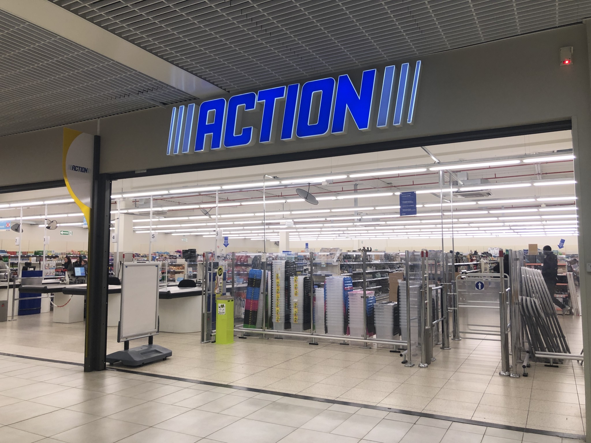 Action - Centre Commercial Carrefour Reims Cernay