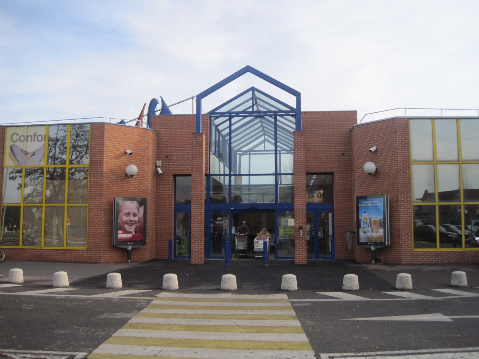 Centre Commercial Carrefour Saint-Martin-Lez-Tatinghem