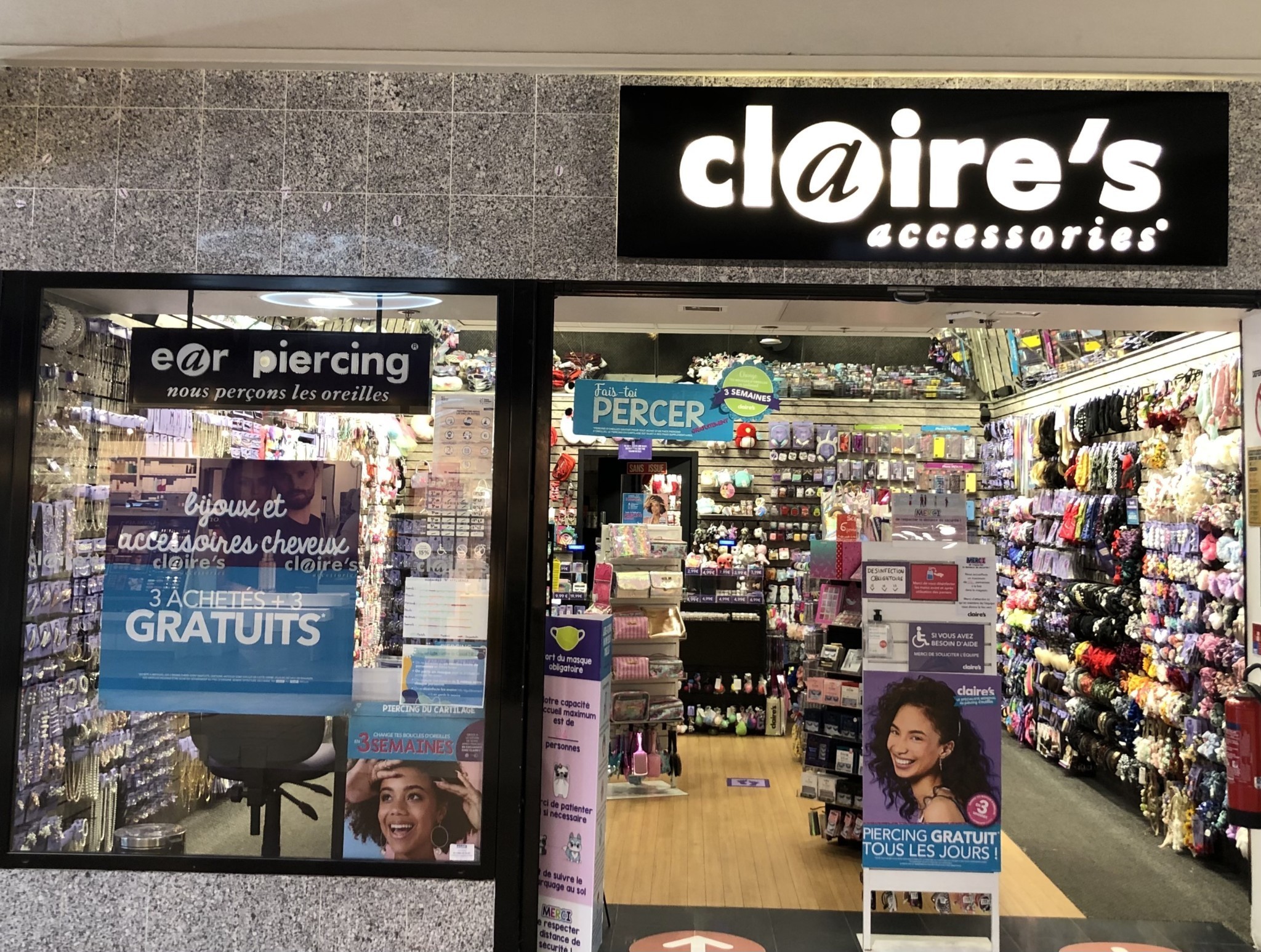 Claire's : spécialiste mondial du piercing d'oreille! - Centre commercial  Carrefour Brest