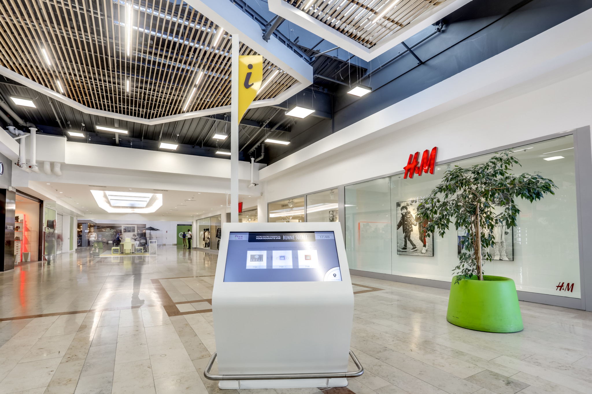 Centre Commercial Pince Vent