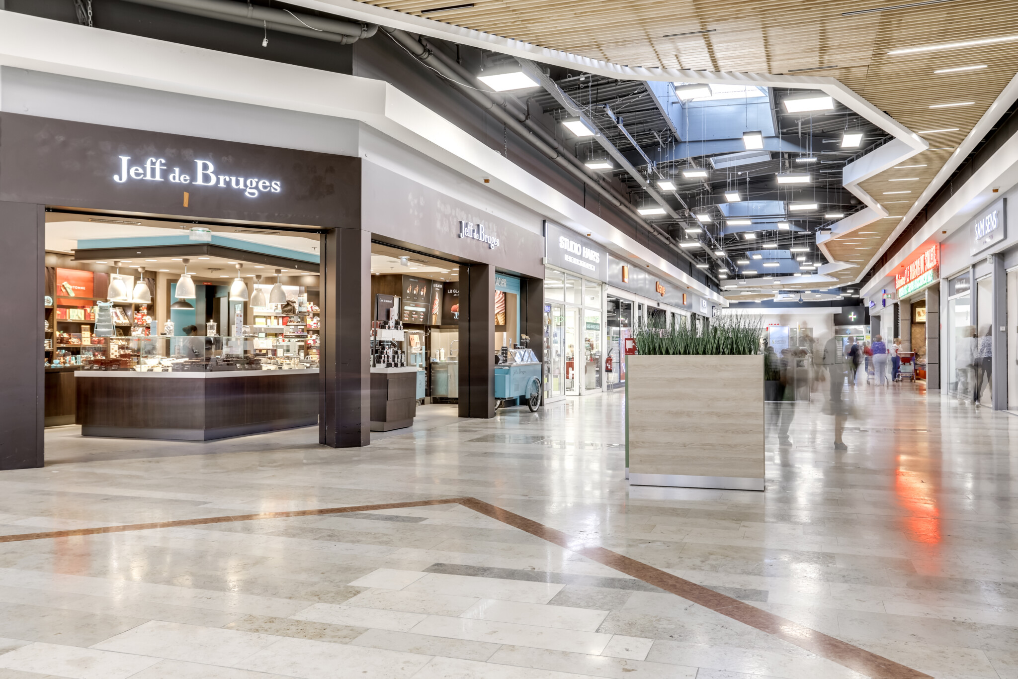Centre Commercial Pince Vent