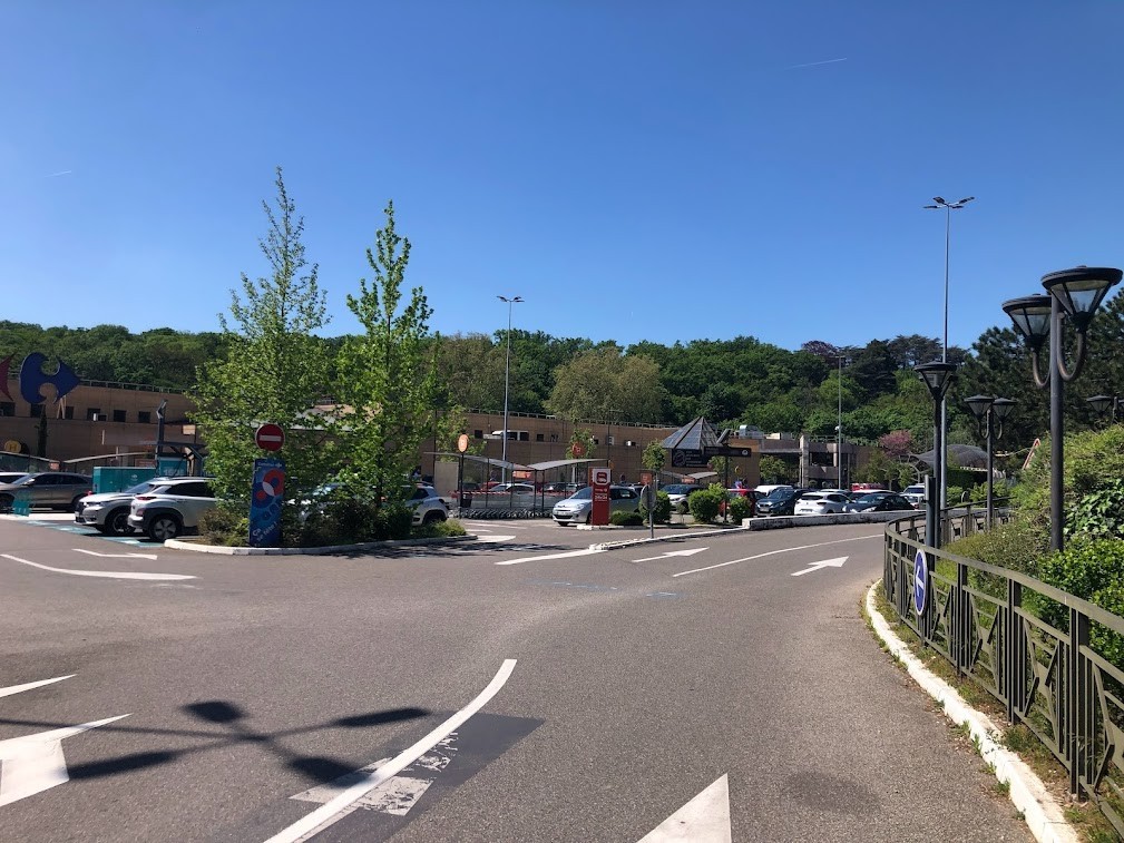 Centre Commercial Carrefour Francheville