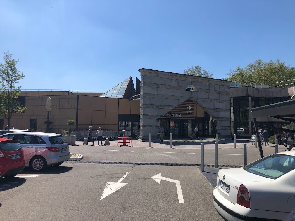 Centre Commercial Carrefour Francheville